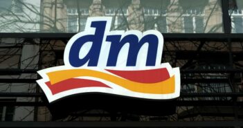 dm-drogerie markt GmbH: Ein Pionier im Bereich Nachhaltigkeit und Logistik (Foto: AdobeStock-786701109 Martin Debus)