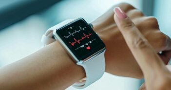 Heart Rate Monitor in der Logistik: Körperliche Belastung besser steuern (Foto: AdobeStock - 829556865 abvbakarrr)